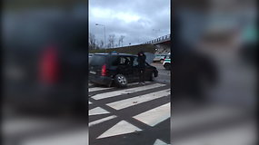 Vilniuje „Mazda“ vairuotoja sankryžoje nepraleido BMW
