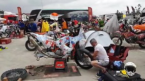 Balys Bardauskas poilsio dieną remontavo motociklą: „Organizatoriai  tikrai mūsų negaili“