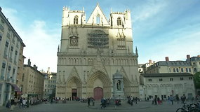 Po Paryžiaus katedrą nuniokojusio gaisro visoje Prancūzijoje suskambo bažnyčių varpai