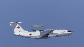 Pietų Korėjos naikintuvai paleido beveik 400 įspėjamųjų šūvių į Rusijos karinį lėktuvą
