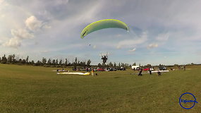 „Kylam“: Rokiškio aerodrome – margaspalvė parasparnių „pūga“