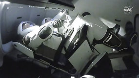 „SpaceX“ erdvėlaivis „Crew Dragon“ susijungė su Tarptautine kosmine stotimi