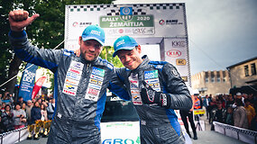 &bdquo;Rally Žemaitija&ldquo; fini&scaron;as: ralio akimirkos, vairuotojų įspūdžiai ir stulbinamas V.Žalos greitis