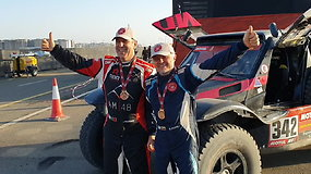 Ant podiumo pasirodė paskutinis lietuvių lenktynininkas Gintas Petrus – Dakarą baigė 27-oje vietoje