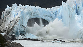 Argentinoje prasidėjo įspūdinga Perito Moreno ledyno griūtis