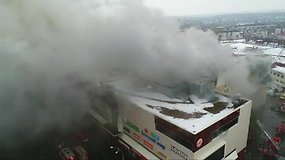 Kemerovo prekybos centre kilęs gaisras nusinešė mažiausiai 55 gyvybes