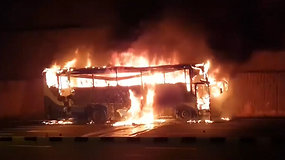 Tailande užsiliepsnojus autobusui žuvo 20 jame važiavusių žmonių