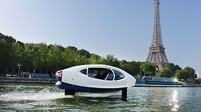 Paryžiuje Sena prašvilpė virš vandens skriejantis upės taksi „SeaBubble“