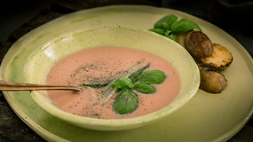 Eksperimentuojame virtuvėje: šalta pomidorų ir kefyro sriuba