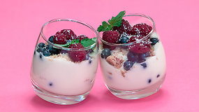 Gaivus vitaminingas jogurtinis desertas