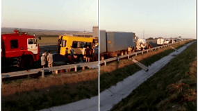 Kryme mikroautobusui susidūrus su sunkvežimiu žuvo mažiausiai 9 žmonės