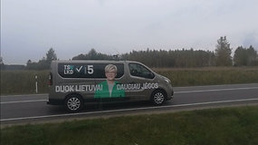 Po Vilniaus rajono kaimus važinėja TS-LKD autobusiukas – per garsiakalbius skamba reklama