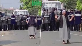 Vienuolė Mianmare stojo prieš policiją maldaudama nešaudyti – vietinių akyse tapo didvyre