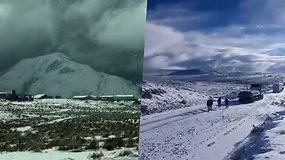 Bolivijoje ir Peru iškrito sniegas – klimpo automobiliai, atšauktos rungtynės