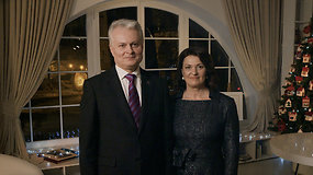 Prezidentas G.Nausėda ir pirmoji ponia sveikina su Naujaisiais metais: „Atlaikėme rimtus išbandymus“