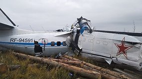 Rusijoje sudužo lėktuvas – 16 žmonių ištraukti be gyvybės ženklų