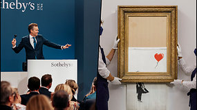 Meno pasaulis apstulbo – paslaptingojo Banksy piešinys parduotas už 21,9 mln. eurų