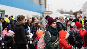 15/15: analitikas iš Vokietijos: Lenkijoje jaunos moterys jaučia ukrainiečių pabėgėlių konkurenciją