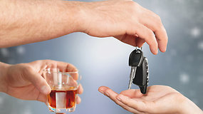 15min diskusija: kodėl vairuotojai žaidžia pavojingą ruletę – išgersiu taurę ir važiuosiu?