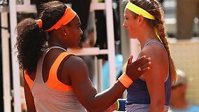 Serena Williams i&scaron;plė&scaron;ė dramati&scaron;ką pergalę Madride ir pateko į ketvirtfinalį