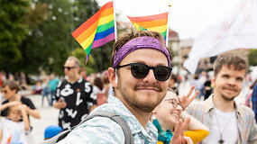 Praūžė „Vilnius Pride“ eitynės: LGBTQ+ bendraminčiai – „Lygios teisės – tai, ko kiekvienas žmogus nusipelno“