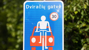 Kai kuriose gatvėse nebebus galima lenkti dviratininkų: kaip jose turės elgtis dviračių ir automobilių vairuotojai?
