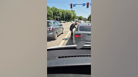 Vie&scaron;osios tvarkos pažeidimas Kauno Raudondvario plente