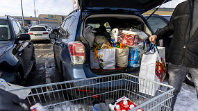 Lietuviai plūsta į Lenkiją pirkti pigesnio maisto ir degalų – už kiek eurų prisikrauna pilnas bagažines?
