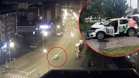 Kelių stebėjimo kameros užfiksavo mirtiną avariją: paaugliai bėgo nuo policijos