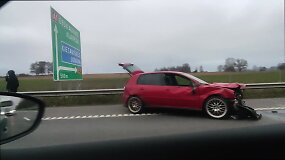 VW ir sunkvežimio avarija greitkelyje A1