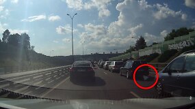 Pavyzdys, kaip nereikia tvirtinti krovinių