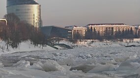 Pamatykite patys: sostinėje už&scaron;alo ir i&scaron; vagos i&scaron;siliejo Neris