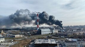 Galingas gaisras: vir&scaron; Sankt Peterburgo pakibo juodi dūmai