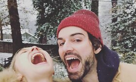 Elizabeth Olsen ir muzikantas Robbie Arnettas