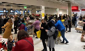 Parduotuvėje IKEA &scaron;e&scaron;tadienį &ndash; minios žmonių