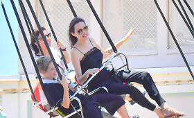 Angelina Jolie Disneilende &scaron;venčia dvynių&nbsp;Vivienne ir Knoxo gimtadienį