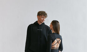 Mindaugas Kuzminskas su sužadėtine Lina įsiamžino fotosesijoje
