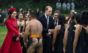 Naujojoje Zelandijoje princas Williamas ir hercogienė Catherine susitiko su maoriais