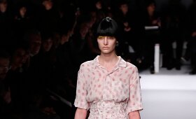 &bdquo;Schiaparelli&ldquo; auk&scaron;tosios mados kolekcijos pristatyme &ndash; ir lietuvė Augustė Abeliūnaitė