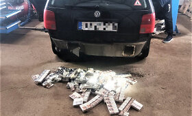 Pareigūnai demaskavo vairuotoją, savąjį VW pavertusį slėptuve