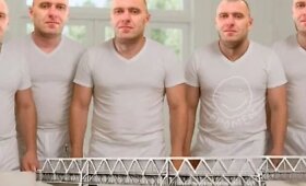 Ukrainiečiai netveria juokais: skelbia memus su balta sofa ir Krymo tiltu