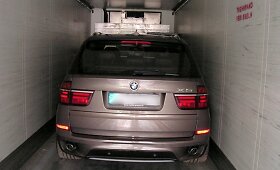 Lenkijoje sulaikytas vogtus automobilius gabenęs lietuvis vairuotojas