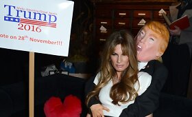 Jemima Khan savo Helovino kostiumu pa&scaron;iepė Donaldą Trumpą ir jo žmoną