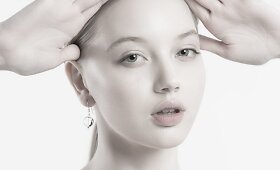Karolina Toleikytė tapo Lauros Dailidėnienės juvelyrikos modeliu