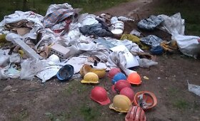 Dvarčionių mi&scaron;ke kažkas paliko net statybinius &scaron;almus