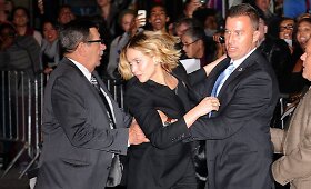 Jennifer Lawrence buvo priversta bėgti nuo įsisiautėjusių gerbėjų