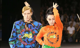 Ry&scaron;kus ir žaismingas &bdquo;Kenzo x H&M&ldquo; kolekcijos pristatymas Niujorke