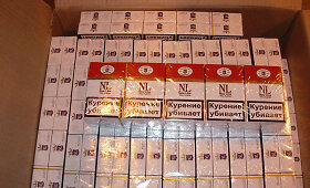 Kybartuose sulaikyta tarp kasos aparatų juostų slėpta cigarečių kontrabanda