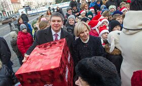 Startavo Almos Adamkienės labdaros ir paramos fondo &bdquo;Coca-Cola&ldquo; Kalėdų karavanas