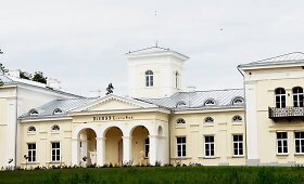 Anyk&scaron;čių Burbi&scaron;kio dvaras &ndash; subtilus XIX a. priminimas